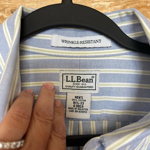 Men’s LL Bean wrinkle resistant button down - Picture 2 of 4